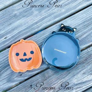 Starbucks Halloween plate Set